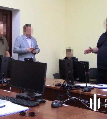 Суд избрал меру пресечения командующему сил ТрО в Одесской области, которому бойцы строили особняк