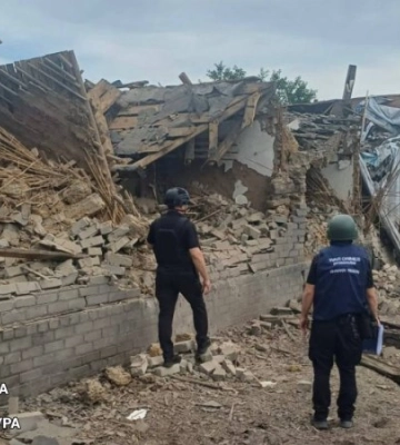 Ворог завдав авіаудару по Харківському району, поранена жінка