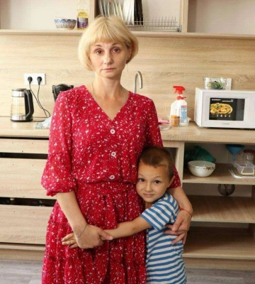 У Дніпрі працівники освіти, які постраждали від війни, отримали квартири 