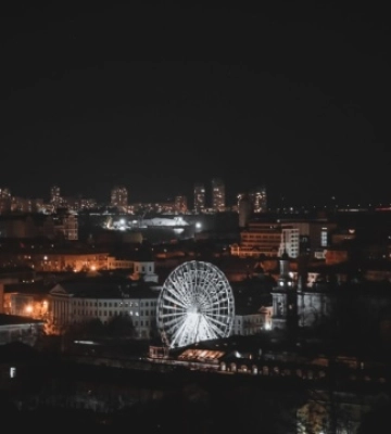 Скоротили втричі: у скількох будинках Києва не вимикають світло за графіками