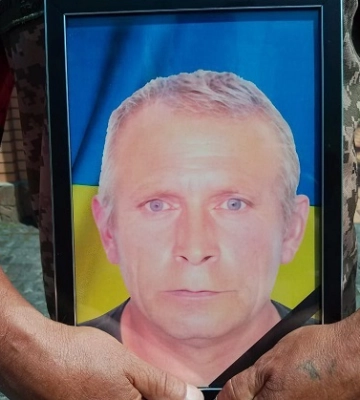 “Чекали його до останнього”. У Сумах в останню путь провели захисника України Анатолія Летучого