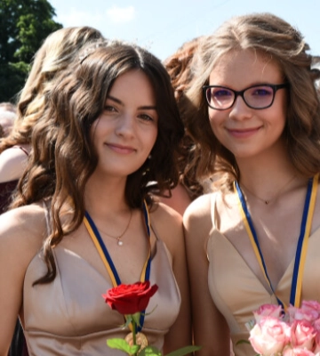 Стало відомо, коли нагородять медалями кращих випускників Луцька