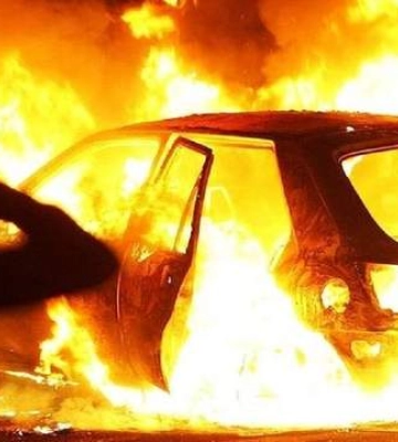 На Одещині підпалили ще дві машини військових,  – ЗМІ