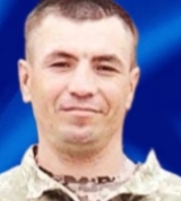 У Сарнах попрощалися з загиблим у ДТП військовим