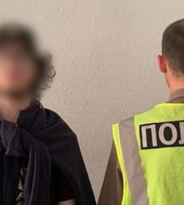 Захотів перевірити його дію: у Києві встановили порушника, який запустив салют з вікна будинку на Оболоні. Фото