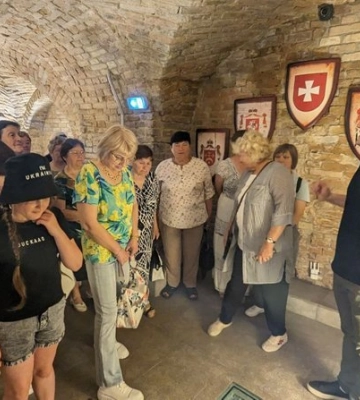 80 пенсіонерів безплатно відвідали музейний простір «Окольний замок» у Луцьку
