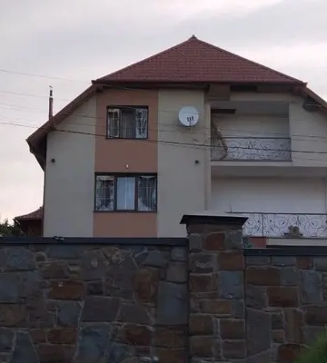 На Львівщині внаслідок нічної атаки російських «шахедів» поранено чоловіка, пошкоджено багатоповерховий будинок, - ФОТО