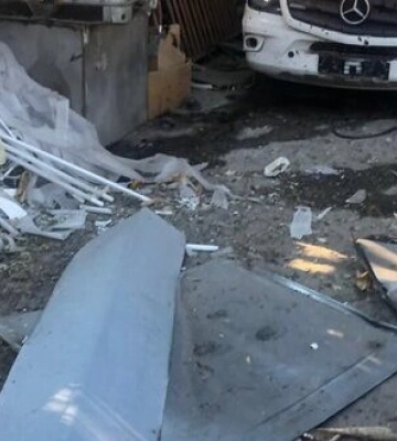 россияне ударили по больнице в Херсоне, повредив &quot;скорые&quot;