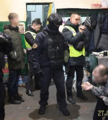 Заробляли на родинах безвісти зниклих військових: у Житомирі поліцейські завершили розслідування злочинної схеми