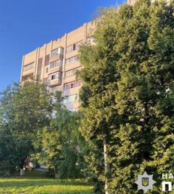 У Кременчуці чоловік випав з вікна на восьму поверсі