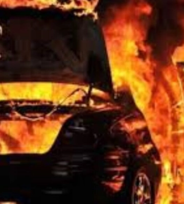На Одещині знову неповнолітні підпалили військові авто