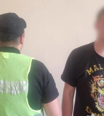 Мужчина, повредивший 6 авто, в том числе военное, задержан в Киеве, - полиция. ФОТОРЕПОРТАЖ