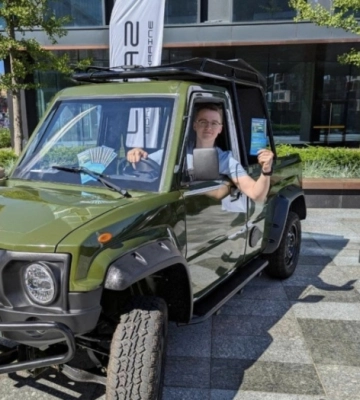 У Києві на виставці дебютував український пікап LUAZ 4×4 (Фото)