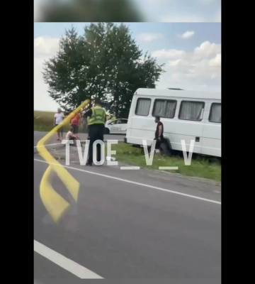 У Луцькому районі зіткнулися автобус та легковик, є постраждалі