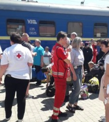 На Закарпаття евакуювали 30 підопічних психоневрологічного інтернату та геріатричного пансіонату з Куп’янського та Ізюмського&amp;hellip;