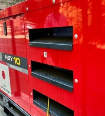 Підготовка до опалювального сезону у самому розпалі: у Дніпрі триває встановлення генераторів, які місто отримало від Японії