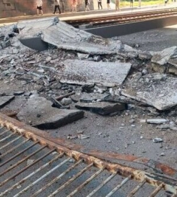 У Києві обвалилася частина Повітрофлотського шляхопроводу, - КМДА. ВІДЕО+ФОТОрепортаж