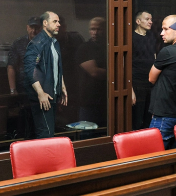 В РФ суд вынес «приговоры» обвиняемым в убийстве «Моторолы» и покушении на Захарченко: главный фигурант заявил о пытках