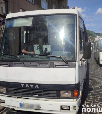 У Львові маршрутка на смерть збила 11-річного велосипедиста