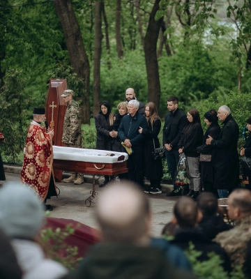 В Киеве осквернили могилы военных Да Винчи, Джуса и Петриченко – видео