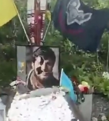 В Киеве повредили могилы погибших воинов Да Винчи, Джуса и Петриченко