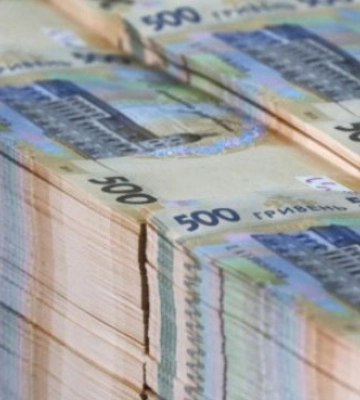 У Києві 88-річний дідусь «подарував» дружині податківця 5 млн грн, а тестю і тещі — понад 20 млн грн