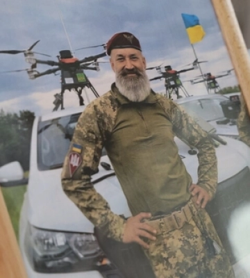 Прийшли дуже багато людей: у Луцьку попрощалися із Героєм Ігорем Приступою. Фото