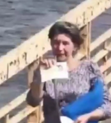 Появилось видео, как жительница Олешек вышла из ВОТ