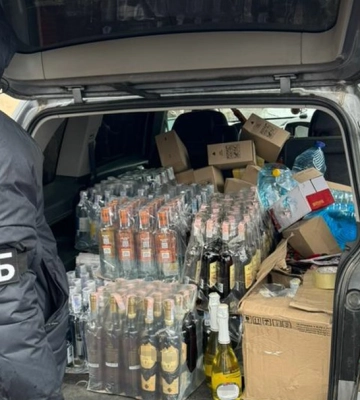 На Волині судитимуть чоловіка, який продавав контрафактні алкоголь та цигарки