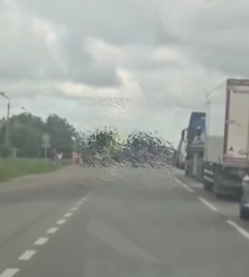 Поліція зупинила автобус, щоб водія забрали в ТЦК - перевірка на дорогах Львівщини