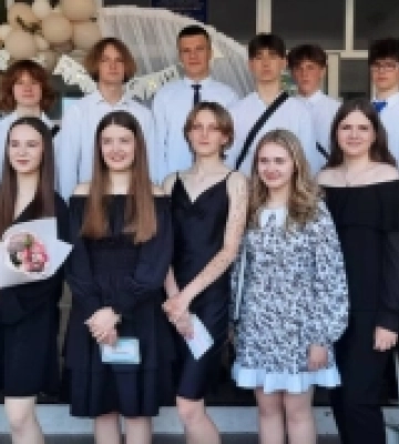 Дев'ятикласники Рожищенського ліцею №4 на випускному зібрали для ЗСУ 13 тисяч гривень. ФОТО