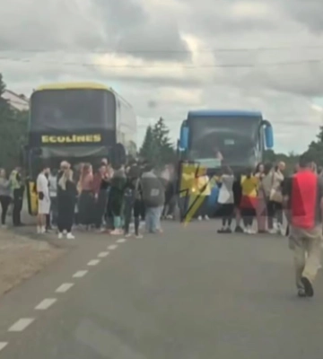 Скандал з ТЦК: пасажири автобуса перекрили трасу Тернопіль-Львів