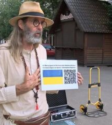 У Полтаві вуличний музикант із Нідерландів збирав донати