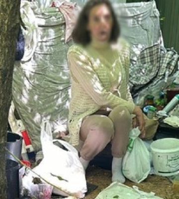 В Киеве задержали женщину, совершившую акт вандализма над могилами Героев