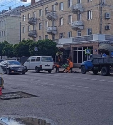Проспект Волі у Луцьку знову ремонтують 