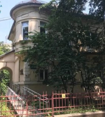 Прокуратура оскаржила в суді ліквідацію обласної клінічної стоматологічної поліклініки в Ужгороді та наполягає на її збереженні