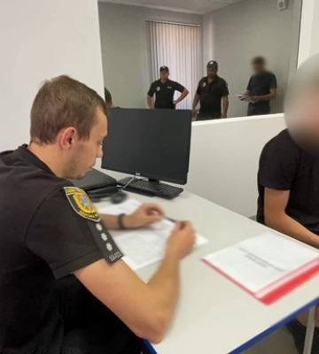 Затримано неповнолітніх, які підпалили два авто ТЦК на Одещині