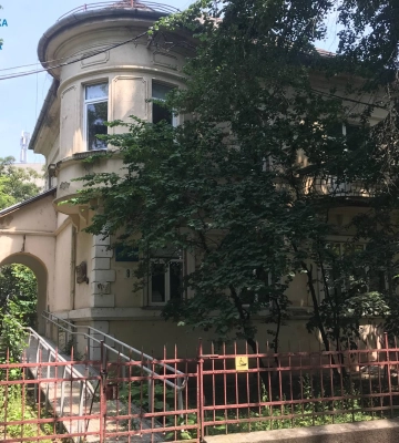 Прокуратура оскаржила в суді ліквідацію обласної клінічної стоматологічної поліклініки в Ужгороді та наполягає на її збереженні