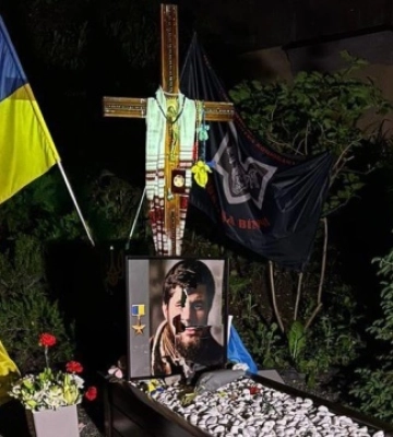 Наруга над могилами військових у Києві: підозрюваній призначать судово-психіатричну експертизу