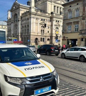 Аварія маршрутки у центрі Львова: дитина померла у реанімації (ВІДЕО)