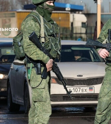На окупованій Луганщині росіяни відбирають у цивільних легкові автомобілі