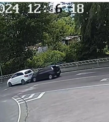 У Луцьку на перехресті Fiat врізався у Mercedes. Відео