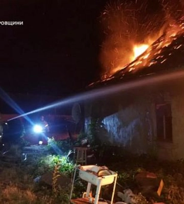 В Криворожском районе горел дом площадью 120 квадратных метров