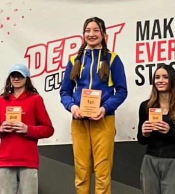 Скелелазка з Дніпра Рафаель Казбекова виграла молодіжний чемпіонат Великої Британії