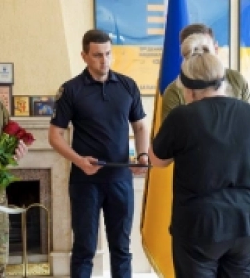 Родинам полеглих на війні закарпатських поліцейських вручили державні нагороди посмертно