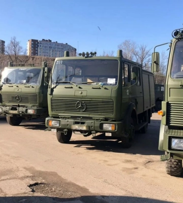 "Інтерпайп" Пінчука передав військовим 227 автівок