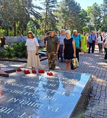 В Криворожском парке «Шахтерский» почтили память жертв Второй мировой войны