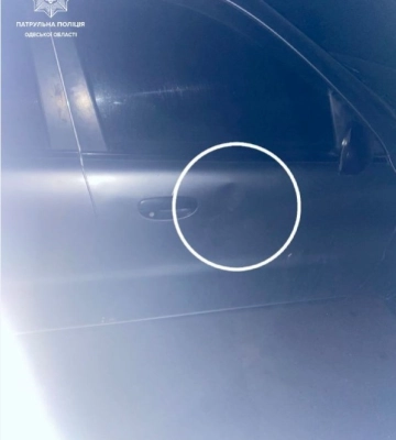 В Одесі чоловік трощив припарковані автомобілі