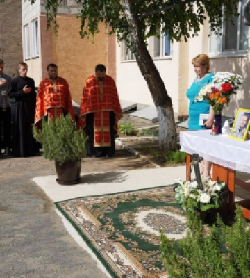 Меморіальну дошку на честь загиблого захисника України Володимира Сатмарі відкрили сьогодні в Ужгороді
