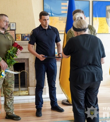 Родинам полеглих на війні закарпатських поліцейських вручили державні нагороди посмертно